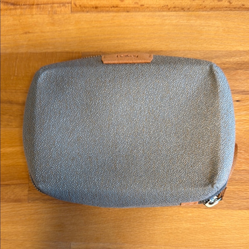 Bellroy Limestone Gray Tech Kit Compact Textured Pouch